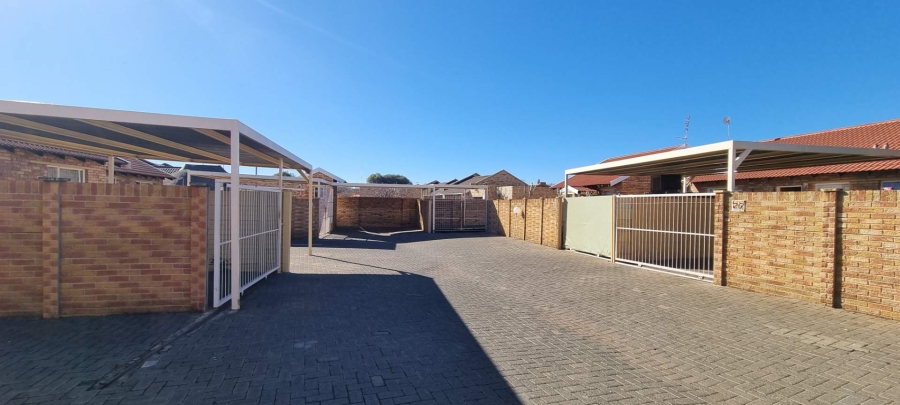 2 Bedroom Property for Sale in Hospitaalpark Free State